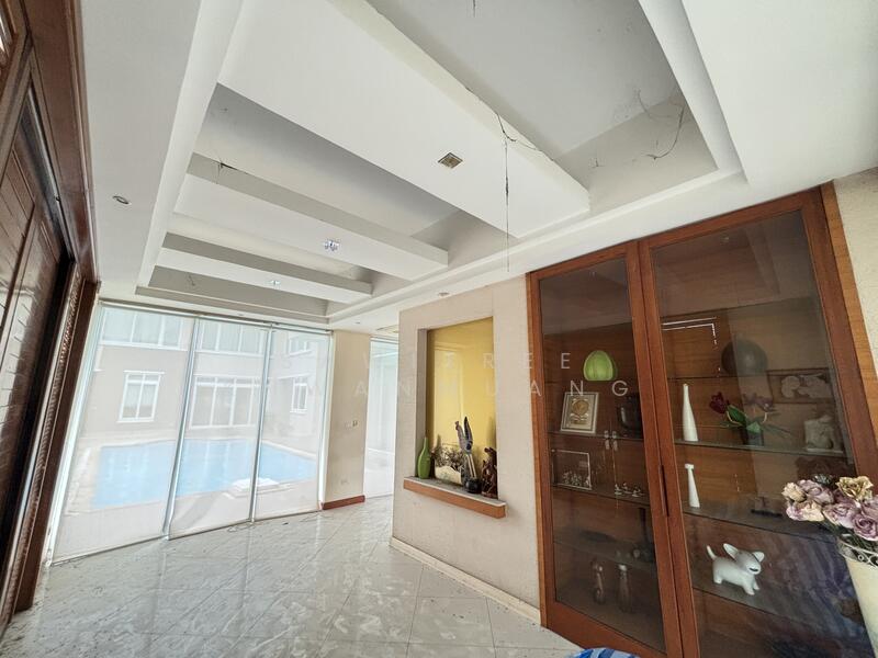 For Sale - บ้านใหญ่ 1 ไร่ ปัญญาอินทรา P4 สระว่ายน้ำส่วนตัว พื้นที่ใช้สอย 854 ตร.ม.ครอบครัวใหญ่/เปิดบริษัทสบาย, Bangkok