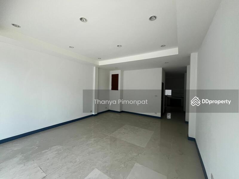 For Sale - 4 Bedrooms Townhouse for Sale Central Chaweng Koh Samui, Surat Thani