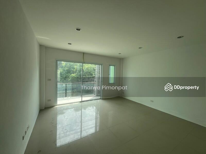 For Sale - 4 Bedrooms Townhouse for Sale Central Chaweng Koh Samui, Surat Thani