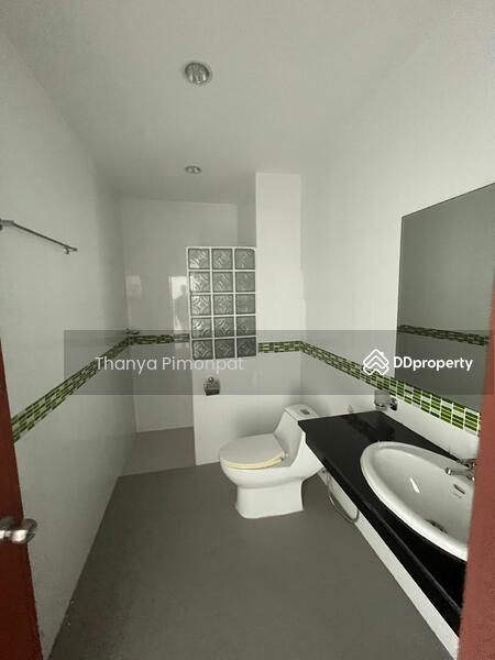 For Sale - 4 Bedrooms Townhouse for Sale Central Chaweng Koh Samui, Surat Thani