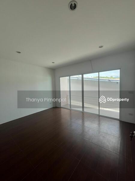 For Sale - 4 Bedrooms Townhouse for Sale Central Chaweng Koh Samui, Surat Thani