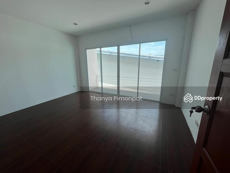 For Sale - 4 Bedrooms Townhouse for Sale Central Chaweng Koh Samui, Surat Thani