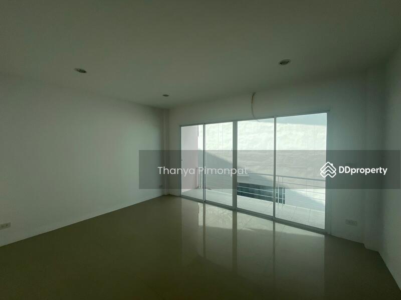 For Sale - 4 Bedrooms Townhouse for Sale Central Chaweng Koh Samui, Surat Thani
