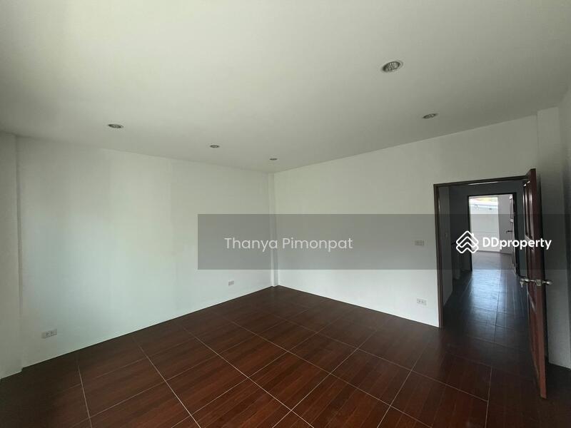 For Sale - 4 Bedrooms Townhouse for Sale Central Chaweng Koh Samui, Surat Thani