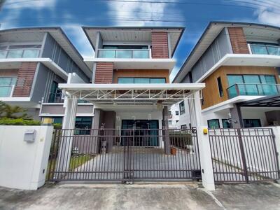 ขาย - ขายถูก ศุภาลัย เอสเซ้นส์ สวนหลวง บ้านแฝด 3 ชั้น สวยหรู คุ้มค่า น่าอยู่ ราคาดีที่สุดในโครงการ, กรุงเทพ