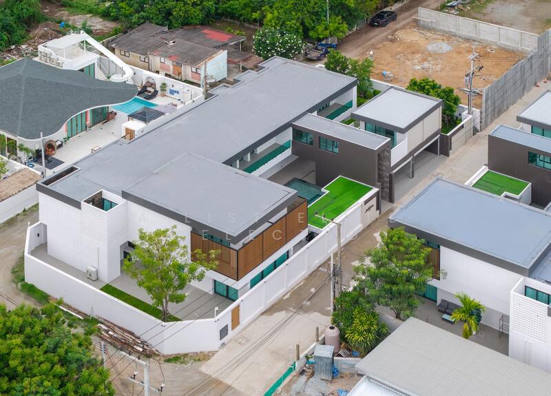 For Sale - Luxury Two-Storey Pool Villa, Chon Buri (Pattaya)