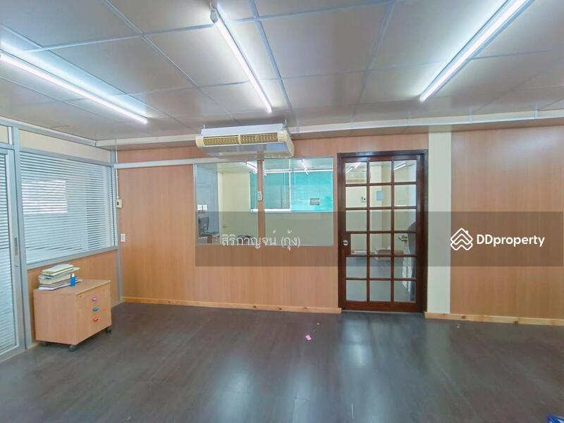 ให้เช่า - โกดัง พร้อมสำนักงาน เช่า 150,000 บาท /เดือน, กรุงเทพ