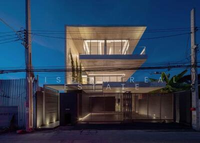 ขาย - บ้านเดี่ยว 3 ชั้น สุขุมวิท 71 ปรีดีพนมยงค์, กรุงเทพ