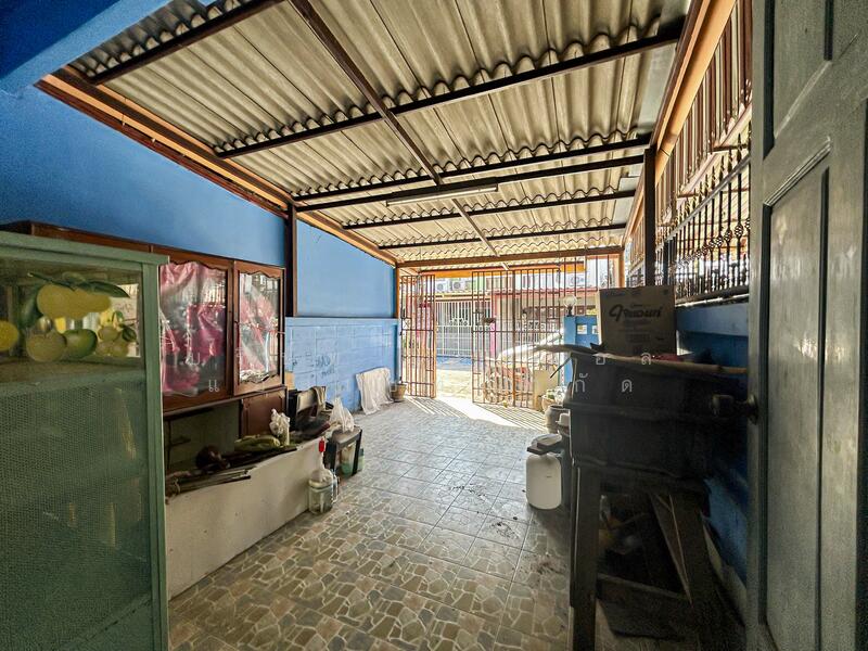 ขาย - ทาวน์เฮ้าส์ 2 ชั้น หมู่บ้าน ร่มเงาไม้ ซ. วัดลาดปลาดุก บางบัวทอง, นนทบุรี