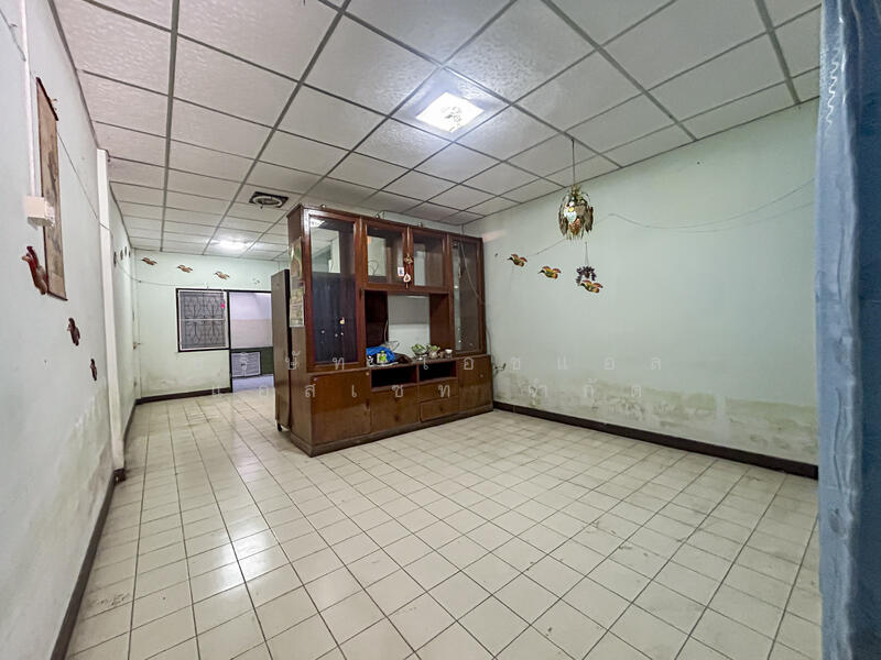 ขาย - ทาวน์เฮ้าส์ 2 ชั้น หมู่บ้าน ร่มเงาไม้ ซ. วัดลาดปลาดุก บางบัวทอง, นนทบุรี