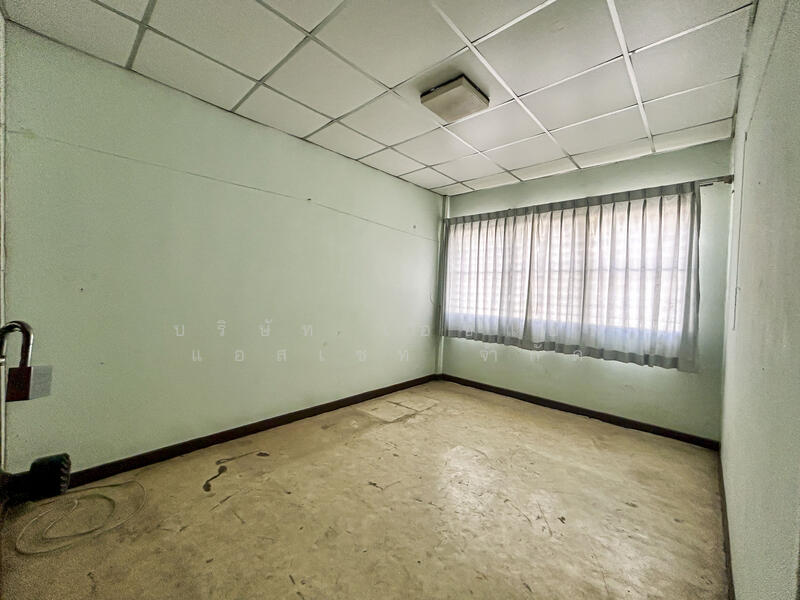 ขาย - ทาวน์เฮ้าส์ 2 ชั้น หมู่บ้าน ร่มเงาไม้ ซ. วัดลาดปลาดุก บางบัวทอง, นนทบุรี