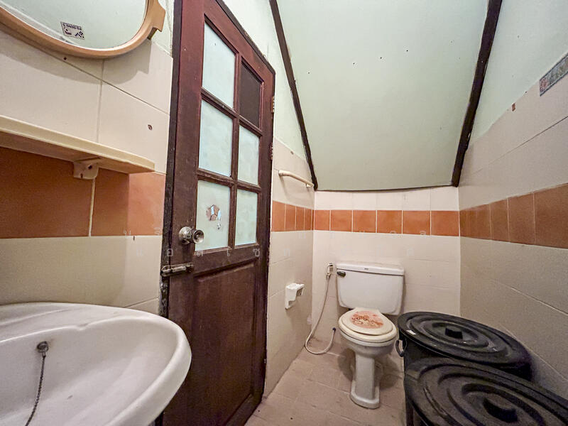 ขาย - ทาวน์เฮ้าส์ 2 ชั้น หมู่บ้าน ร่มเงาไม้ ซ. วัดลาดปลาดุก บางบัวทอง, นนทบุรี