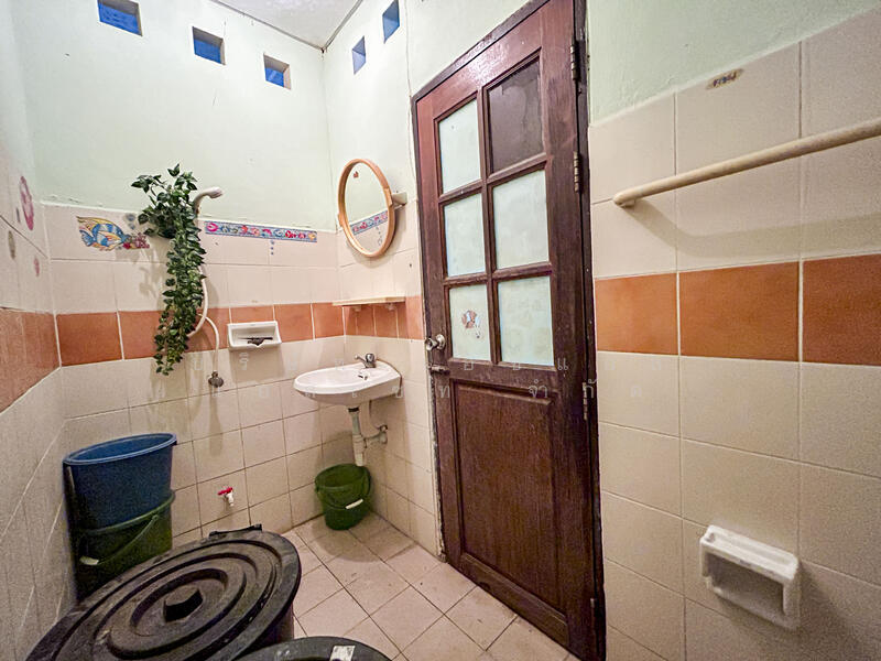 ขาย - ทาวน์เฮ้าส์ 2 ชั้น หมู่บ้าน ร่มเงาไม้ ซ. วัดลาดปลาดุก บางบัวทอง, นนทบุรี