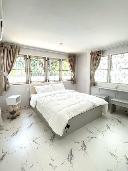 House in Suanluang, Bangkok, Suan Luang, Suan Luang, Bangkok, 4 Bedrooms, 299 sqm, Single Detached House For Rent, by Knight Frank Chartered (Thailand) Co.,Ltd, 60039935 - DDproperty.com