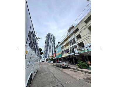 ขาย - Corner Seaside Building – Pratumnak, Pattaya, ชลบุรี
