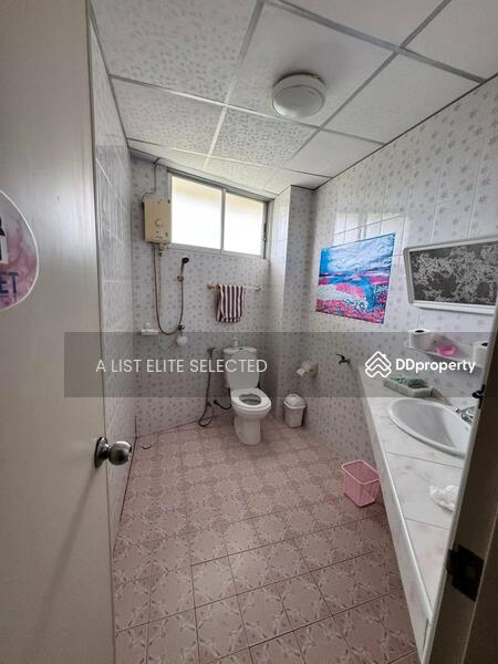 For Sale - Corner Seaside Building – Pratumnak, Pattaya, Chon Buri
