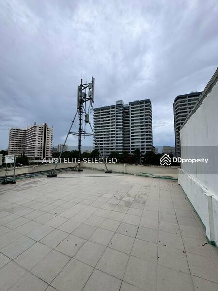 For Sale - Corner Seaside Building – Pratumnak, Pattaya, Chon Buri
