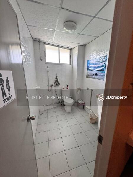 For Sale - Corner Seaside Building – Pratumnak, Pattaya, Chon Buri