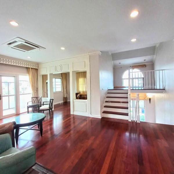 2nd Living Room