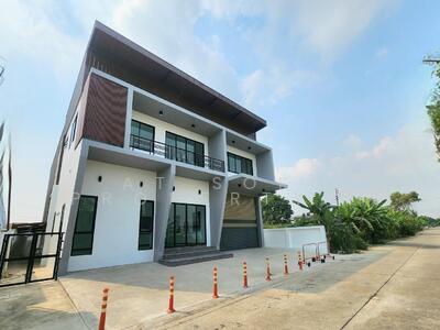 ขาย - ขายโกดัง ขายโรงงาน 370 ตรม ลาดสวาย, ลำลูกกา, ปทุมธานี/ 泰国仓库/工厂，出租/出售 (หมายเลขประกาศ: AT1908S), ปทุมธานี