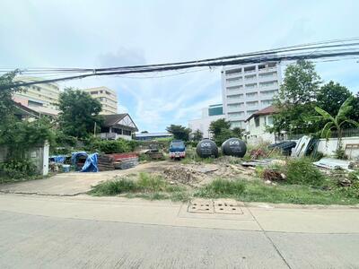 ขาย - รัชดา 32 แขวงจันทรเกษม เขตจตุจักร กรุงเทพมหานคร 10900, กรุงเทพ