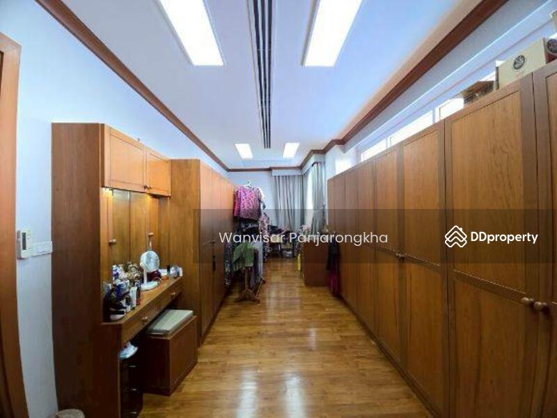 ขาย - ขายโฮมออฟฟิต เเจ้งวัฒนะ ใกล้ โรงพยาบาลมงกุฎวัฒนะ เนื้อที่: 186 ตร.วา 9 ห้อง 9ห้องน้ำ, กรุงเทพ