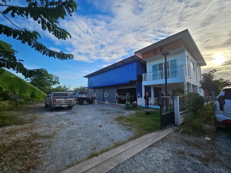 ขายบ้านและโกดังสภาพใหม่บนเนื้อที่ 200 ตารางวาโกดังมีเนื้อที่ 200 ตารางเมตรบ้าน 2 ชั้น, ชลบุรี, หนองหงษ์, พานทอง, ชลบุรี, 200 ตร.ม., บ้านเดี่ยว ขาย, โดย Ladapa Tanasaengplu, 60042452 - DDproperty.com