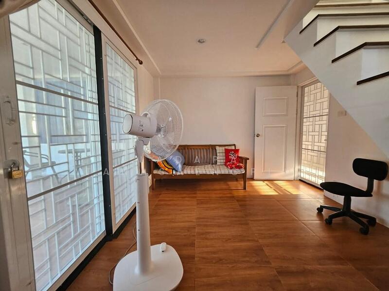 ขายบ้านและโกดังสภาพใหม่บนเนื้อที่ 200 ตารางวาโกดังมีเนื้อที่ 200 ตารางเมตรบ้าน 2 ชั้น, ชลบุรี, หนองหงษ์, พานทอง, ชลบุรี, 200 ตร.ม., บ้านเดี่ยว ขาย, โดย Ladapa Tanasaengplu, 60042452 - DDproperty.com