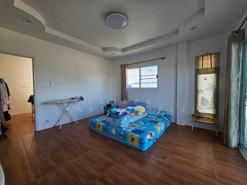 ขายบ้านและโกดังสภาพใหม่บนเนื้อที่ 200 ตารางวาโกดังมีเนื้อที่ 200 ตารางเมตรบ้าน 2 ชั้น, ชลบุรี, หนองหงษ์, พานทอง, ชลบุรี, 200 ตร.ม., บ้านเดี่ยว ขาย, โดย Ladapa Tanasaengplu, 60042452 - DDproperty.com