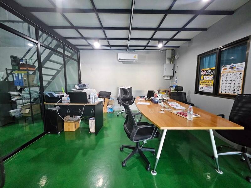 ขายบ้านและโกดังสภาพใหม่บนเนื้อที่ 200 ตารางวาโกดังมีเนื้อที่ 200 ตารางเมตรบ้าน 2 ชั้น, ชลบุรี, หนองหงษ์, พานทอง, ชลบุรี, 200 ตร.ม., บ้านเดี่ยว ขาย, โดย Ladapa Tanasaengplu, 60042452 - DDproperty.com