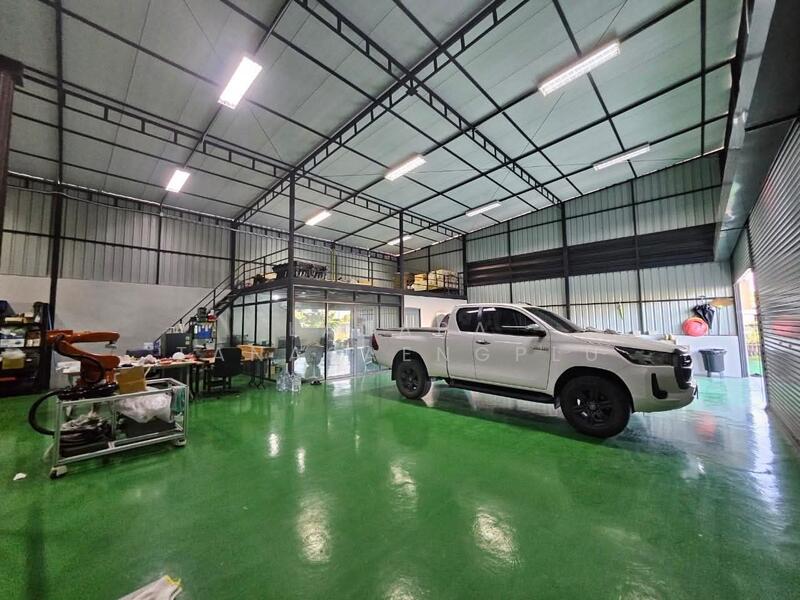 ขายบ้านและโกดังสภาพใหม่บนเนื้อที่ 200 ตารางวาโกดังมีเนื้อที่ 200 ตารางเมตรบ้าน 2 ชั้น, Chon Buri (Pattaya), Nong - Hong, Phan Thong, Chon Buri (Pattaya), 1 Bedroom, 200 sqm, Single Detached House For Sale, by Ladapa Tanasaengplu, 60042452 - DDproperty.com