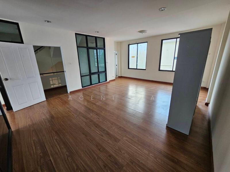 ให้เช่า - Baan Klang Krung Office Park Bangna : บ้านกลางกรุง ออฟฟิศ พาร์ค บางนา, กรุงเทพ