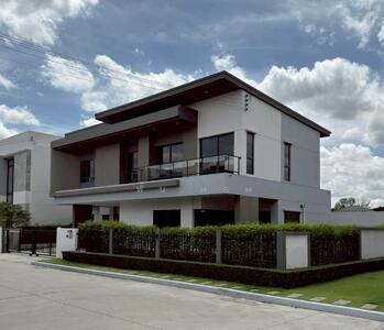 ขาย - Venue ID Motorway Rama 9 : เวนิว ไอดี มอเตอร์เวย์ พระราม 9, กรุงเทพ