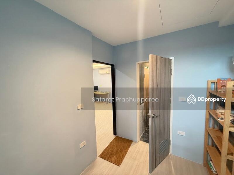 For Sale - 5-Br House near MRT Ratchadaphisek, Bangkok