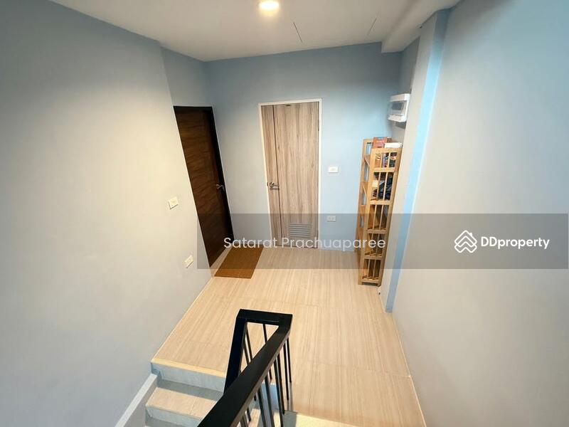 ขาย - 5-Br House near MRT Ratchadaphisek, กรุงเทพ