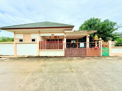 ขาย - 88740 - ขาย บ้านเดี่ยวชั้นเดียวหลังมุม พร้อมเฟอร์นิเจอร์ หมู่บ้านทรัพย์ทวี 8 ตรงข้ามวัดหนองระกำ, ระยอง
