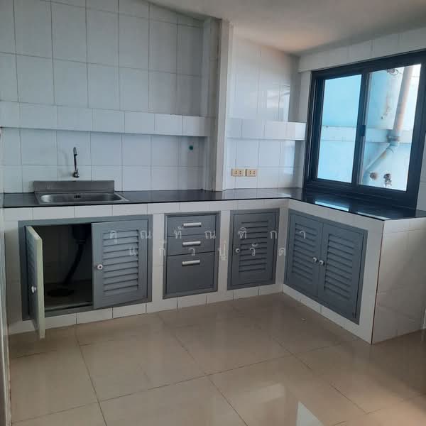 ให้เช่าตึกแถว2ชั้น, Bangkok, Chan Kasem, Chatuchak, Bangkok, , 30 sqm, Shophouse For Rent, by ทัณฑิกา แก้วปู่วัด, 60043543 - DDproperty.com