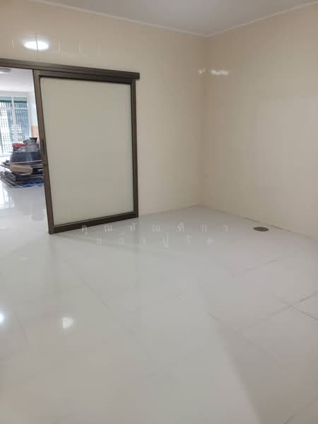 ให้เช่าตึกแถว2ชั้น, Bangkok, Chan Kasem, Chatuchak, Bangkok, , 30 sqm, Shophouse For Rent, by ทัณฑิกา แก้วปู่วัด, 60043543 - DDproperty.com