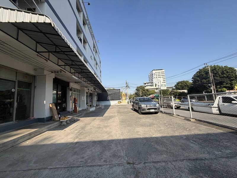 ขาย - ขายอพาร์ทเมนท์ เลียบทางด่วนเอกมัย-รามอินทรา นวลจันทร์ 323 ตร.ว. 75 ล้านบาท, กรุงเทพ