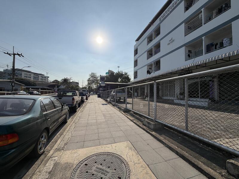 For Sale - Apartment for sale on Ekkamai–Ramintra Expressway frontage, Nuanchan area. 323 sq.wah. 75 MB, Bangkok