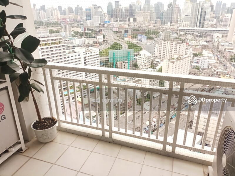 ระเบียงหันทิศใต้ - Facing South