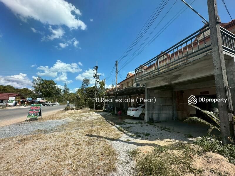 ขาย - ขายตึกแถวติด ทะเล อ่าวน้ำเมา สามารทำ hostel ร้านค้าได้, กระบี่