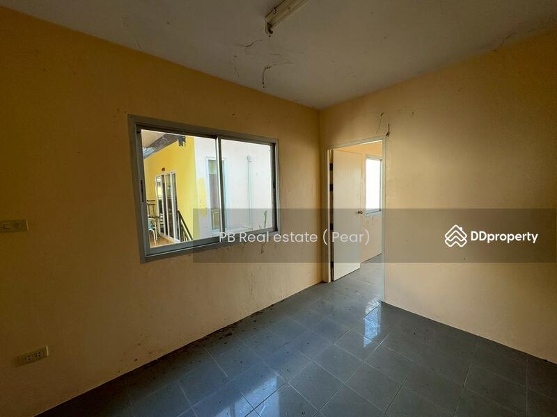 ขาย - ขายตึกแถวติด ทะเล อ่าวน้ำเมา สามารทำ hostel ร้านค้าได้, กระบี่