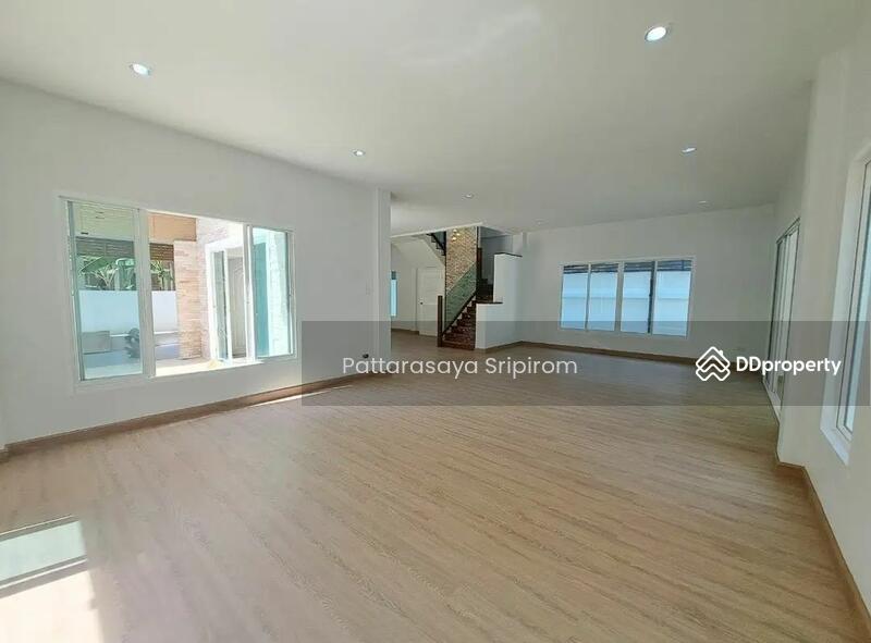 For Sale - 3-Br House near MRT Yaek Tiwanon (2165608), Nonthaburi