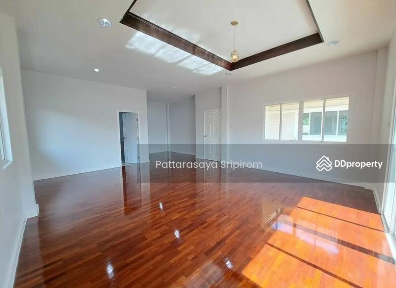 For Sale - 3-Br House near MRT Yaek Tiwanon (2165608), Nonthaburi