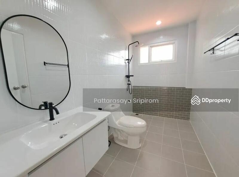 For Sale - 3-Br House near MRT Yaek Tiwanon (2165608), Nonthaburi