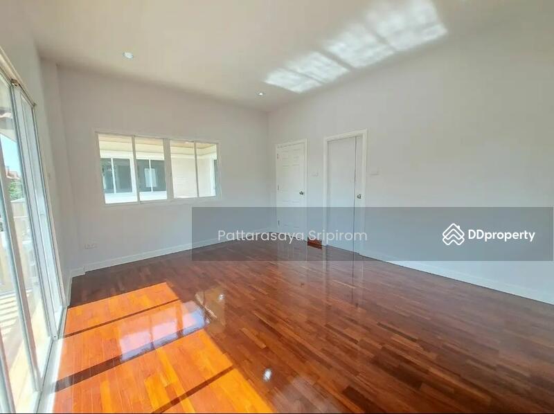 For Sale - 3-Br House near MRT Yaek Tiwanon (2165608), Nonthaburi