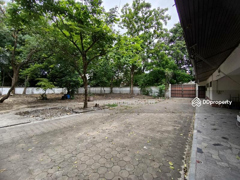 For Rent - For Rent Bangkok Showroom Praditmanutham Wang Thonglang BRE25280, Bangkok