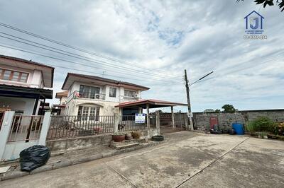 ขาย - ขายบ้านเดี่ยว 2ชั้น หมู่บ้านเลคการ์เด้นโฮม ถนนหลวงแพ่ง ใกล้มอเตอร์เวย์ กรุงเทพ-ชลบุรีสายใหม่, ฉะเชิงเทรา