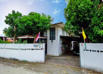 ขาย - หมู่บ้านมิตรภาพ1 อ่อนนุช 46 แยก 9 ซอยอุดมสุข 51 ซอยศรีนครินทร์ 38, กรุงเทพ